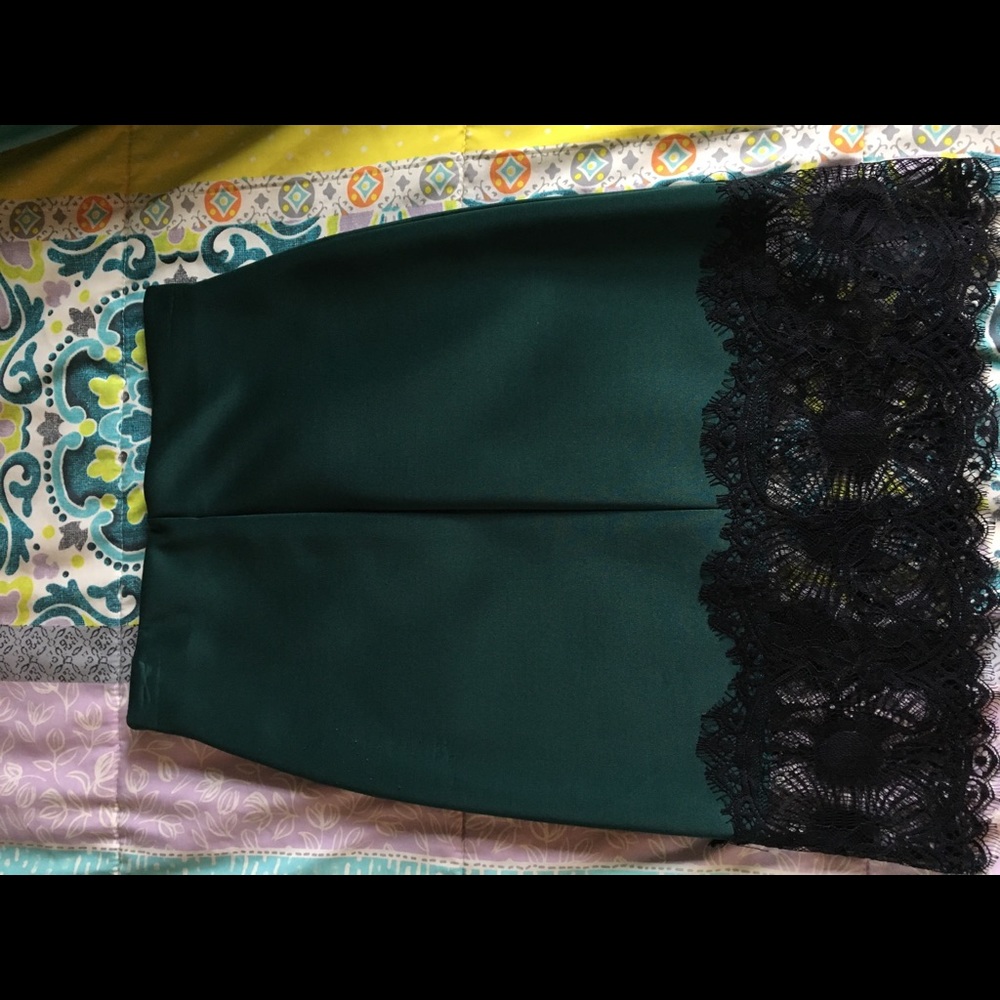 💚 EMERALD GREEN with BLACK LACE SKIRT 💚